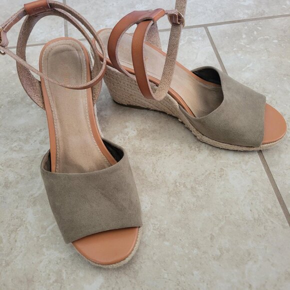 Old Navy platform sandals - Picture 7 of 7